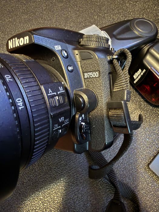 Nikon D7500 + 3 Obiective + Blitz SB-910 + Accesorii | Kit complet