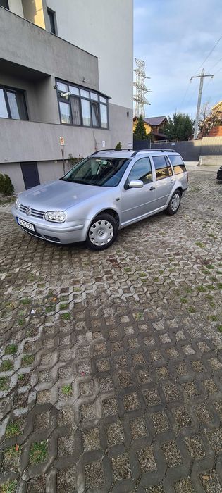 Vând golf 4 motor 1.4 benzina acte valabile mașina rulează ok