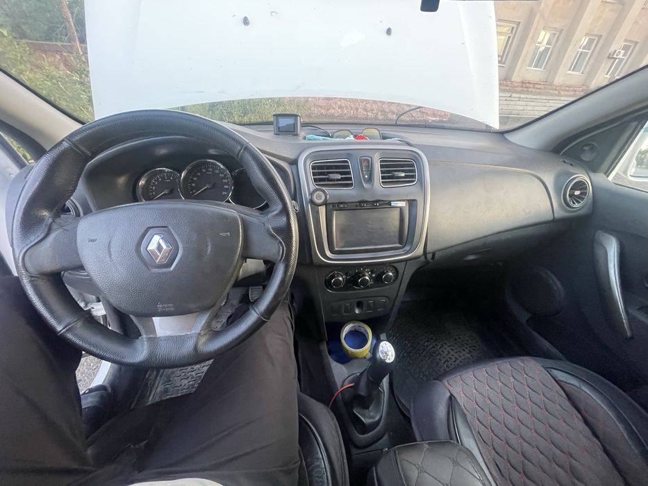 Рено логан 2015 года