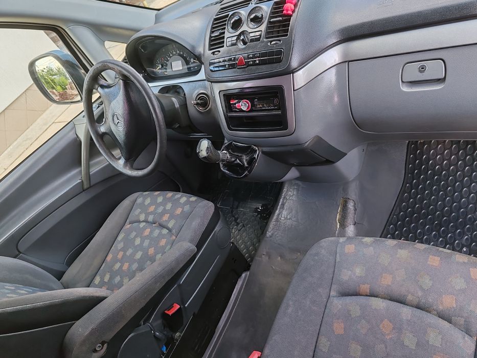 Vând Mercedes-Benz vito 115cdi mixt