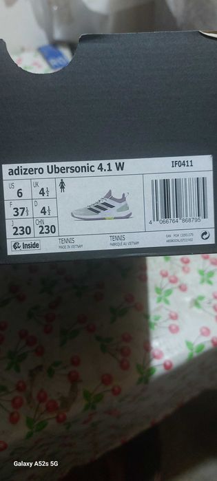 Vand adidasi pentru tenis marca ADIDAS.Stare foarte buna .