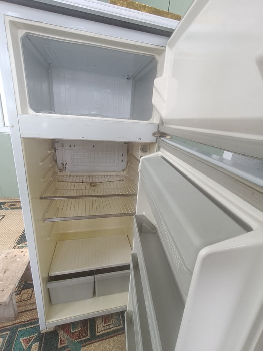 Холодильник с даставкой. 30000тг