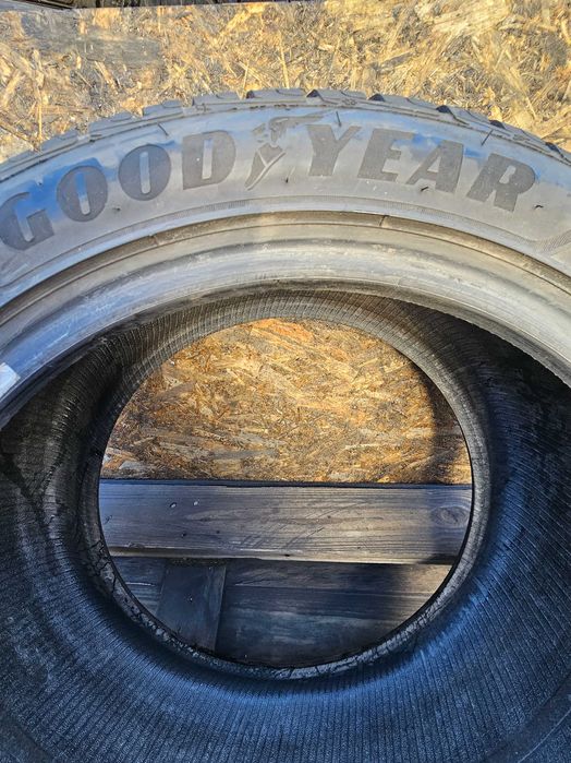 2 Anvelope 235 45 18