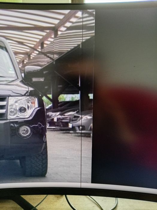 Samsung Odyssey G9 с дефект