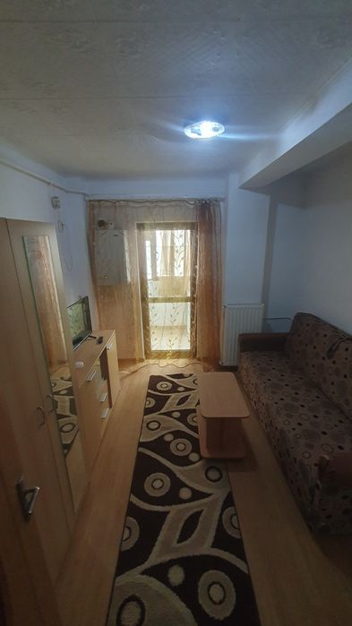 Închiriez apartament 2 cam