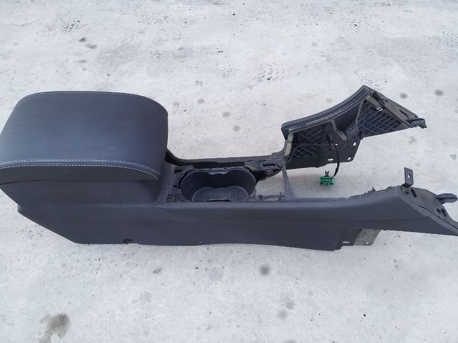 Cotiera tunel central ford mondeo mk4 7s71-a045020-ag3zhe