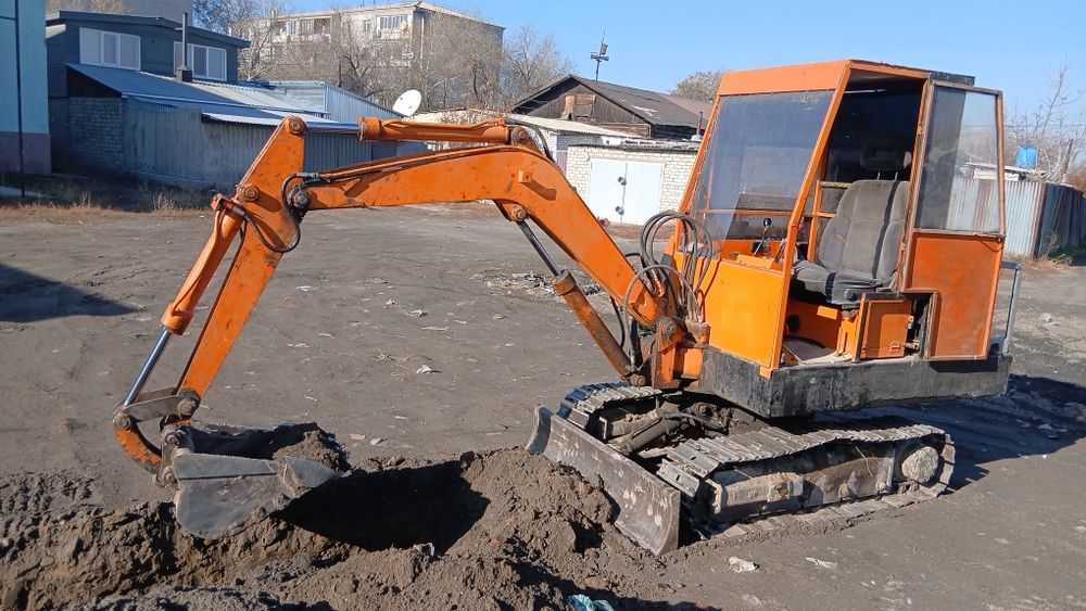 Продам мини экскаватор  нисан н25