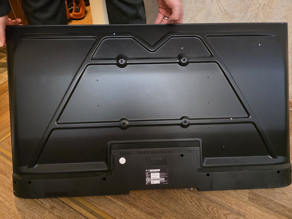 Продам телевизор LG на запчасти