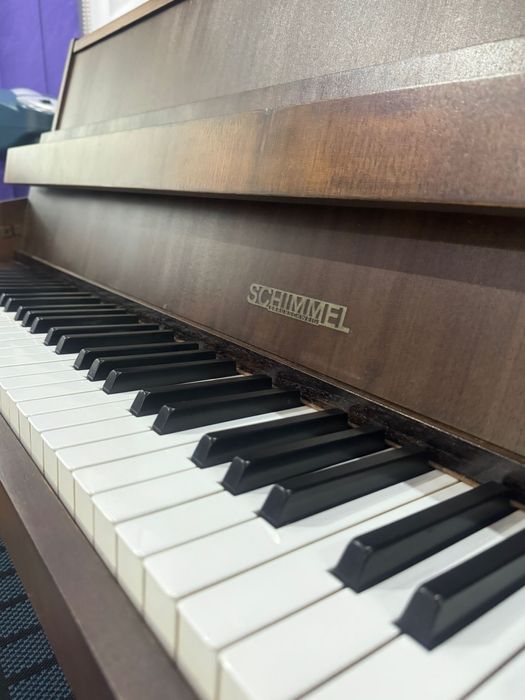Vând pianină Schimmel Braunschweig