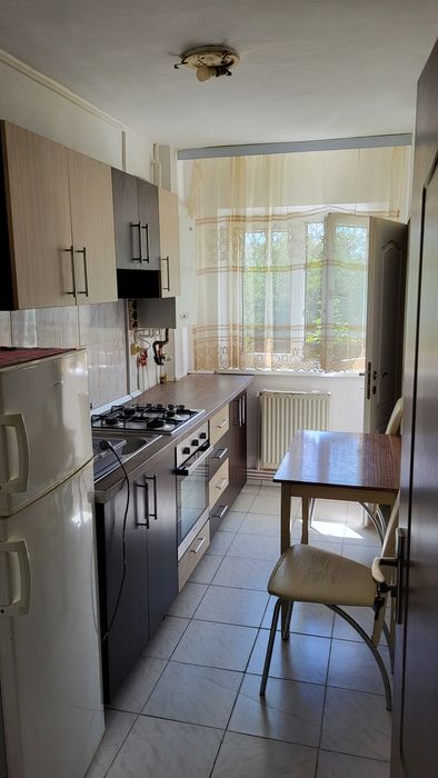 Inchiriere garsoniera spatioasa, parter — fotografia 1