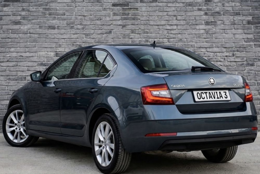 Faruri Full Led/Distronic/Lane assist/Side assist/Blind spot assist/Camera/DVD/Lumini ambientale