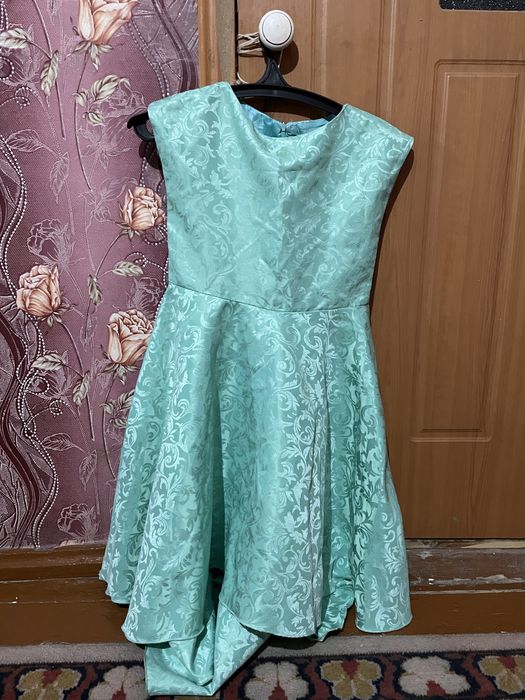 Продам платья  не дорого