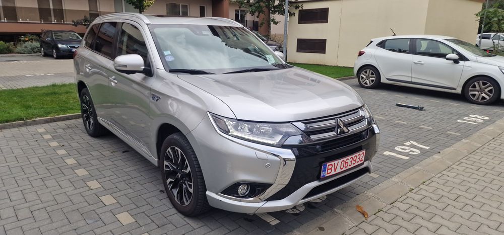 Mitsubishi Outlander PHEV 4x4 Instyle Diamond