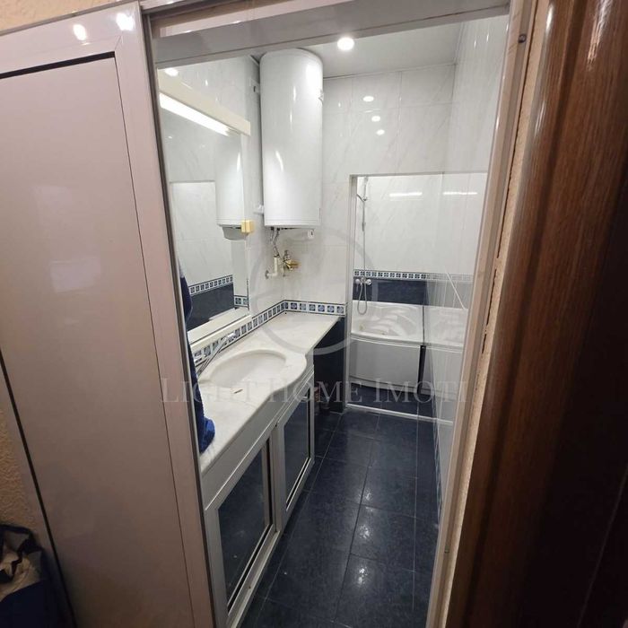 Продава се Тристаен апартамент в Пловдив, Кючук Париж - 92 кв.м за 1054 €/кв.м - Снимка #14