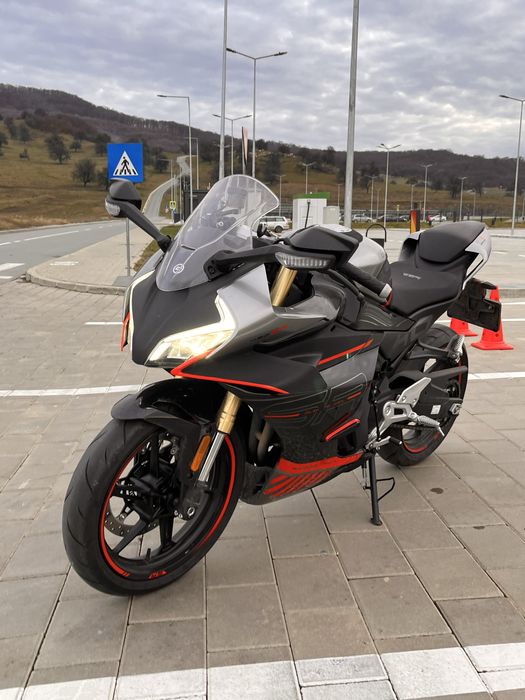 Cfmoto 450 SR 2024 IN GARANTIE ( nu KTM, Honda, Aprillia)