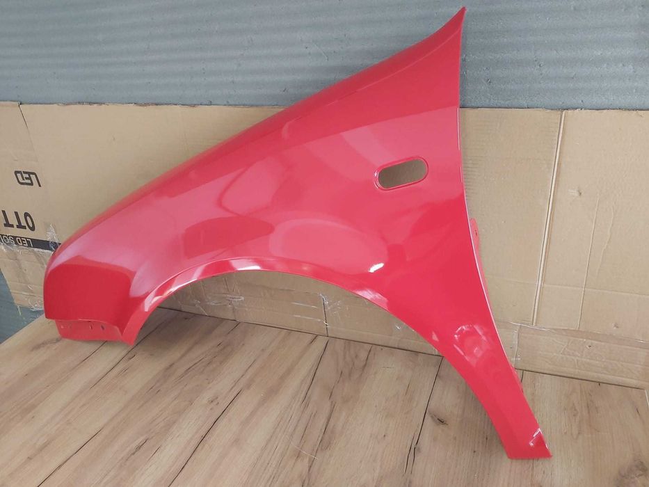 Aripa Fata Stanga VW Golf 4/IV 1998-2004 (LP3G (Rosu))