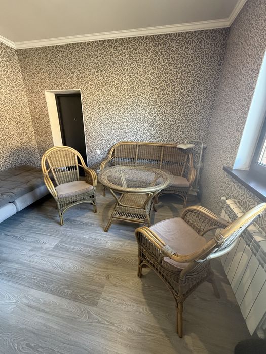 Комплект мебели из натурального ротанга ручной работы.