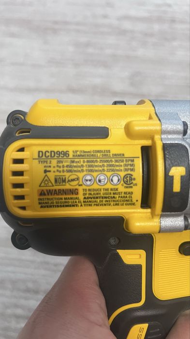 Шуруповерт Dewalt DCD996