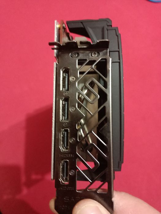 REZERVAT  Vând placa video sapphire rx 5700 xt defectă
