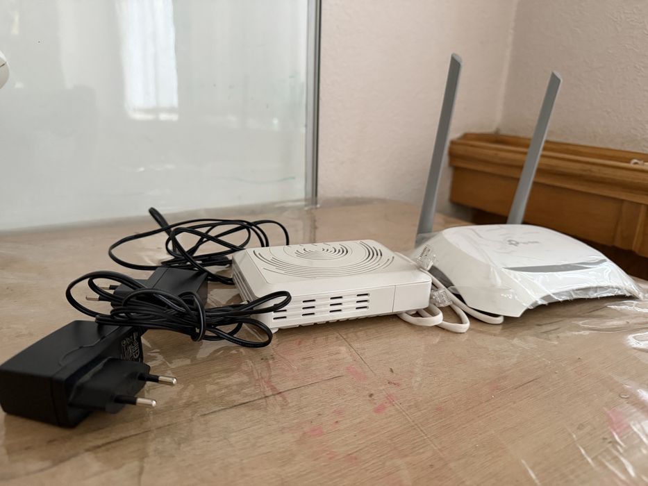 Продам Wi-Fi роутер + оптический модем (ONT)