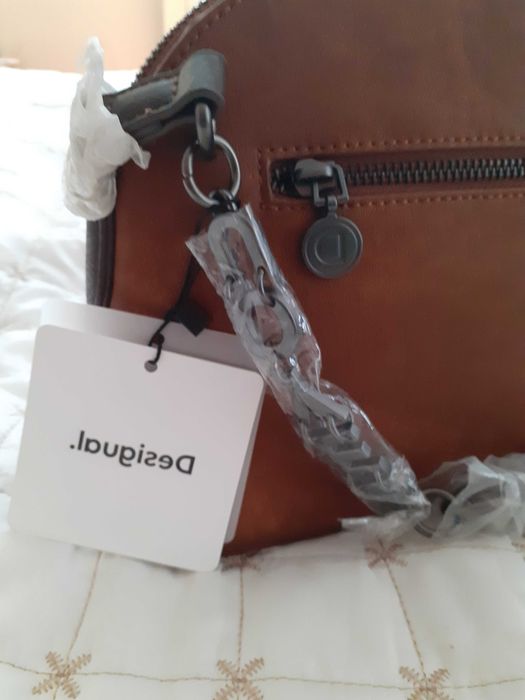 Чанта Desigual - нова