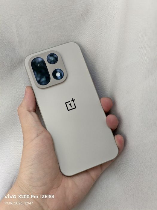 Oneplus 15 12/256 Gb sotiladi