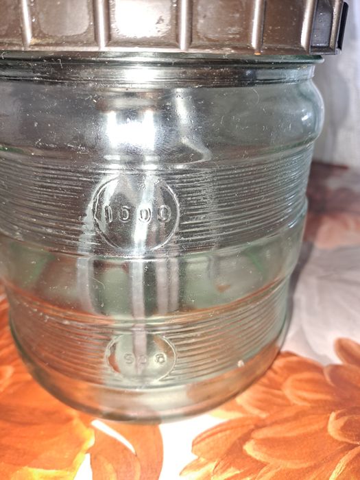 Vând mixer manual vechi 1 litru