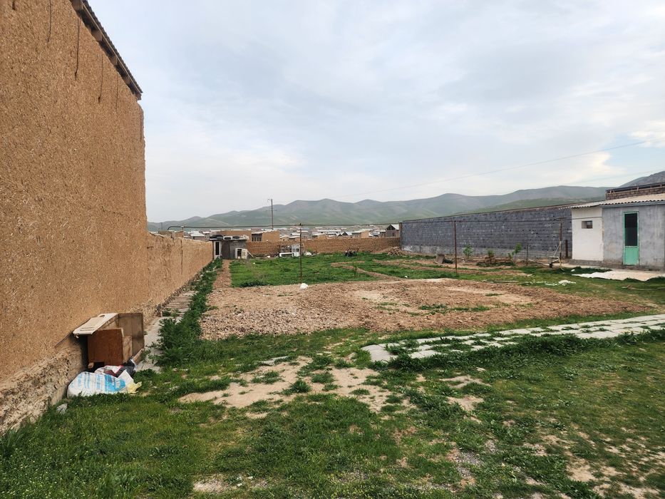 Kuyovboshi mahallasi 2 hona 10 sotih uy sotiladi