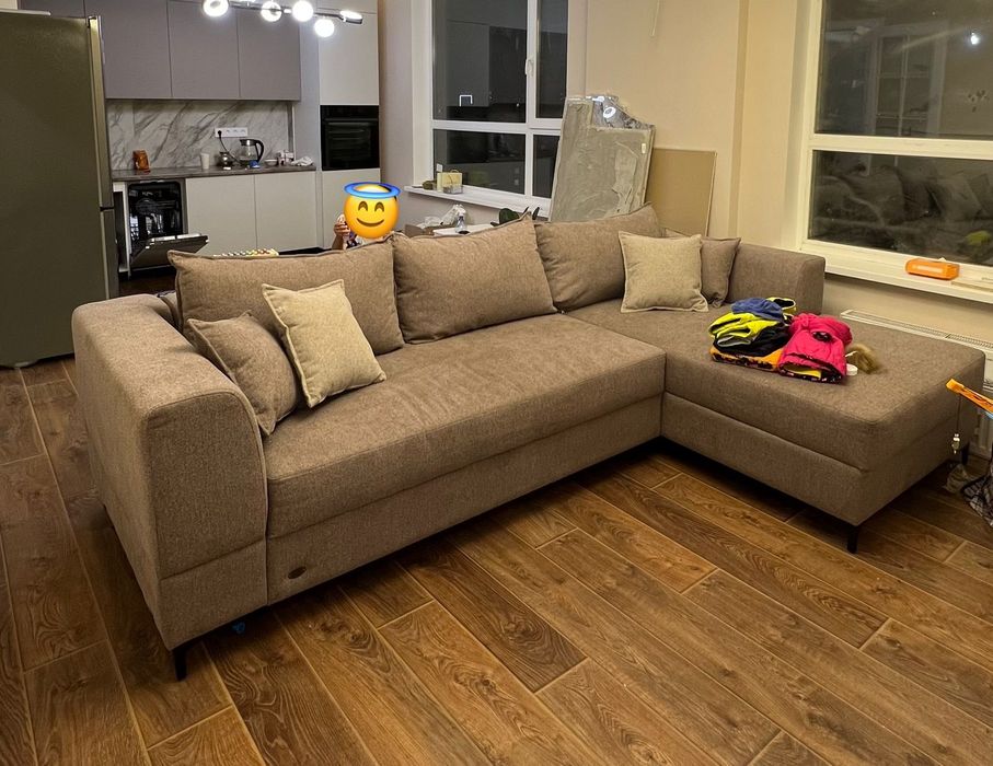 Красивый и удобный диван