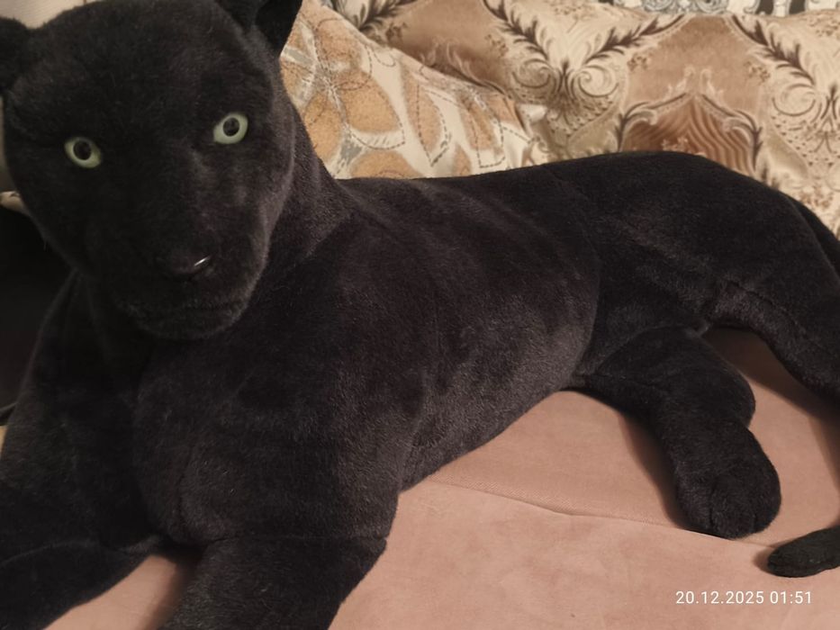 Пантера чёрная, игрушка большая.