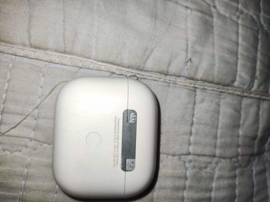 Airpods  pro 3 faqat 1 ta tarafi yoʻq  lekin orginal