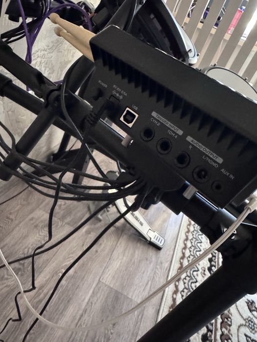 Барабанная установка Alesis