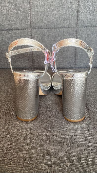 Сандали на платформа - НОВИ!