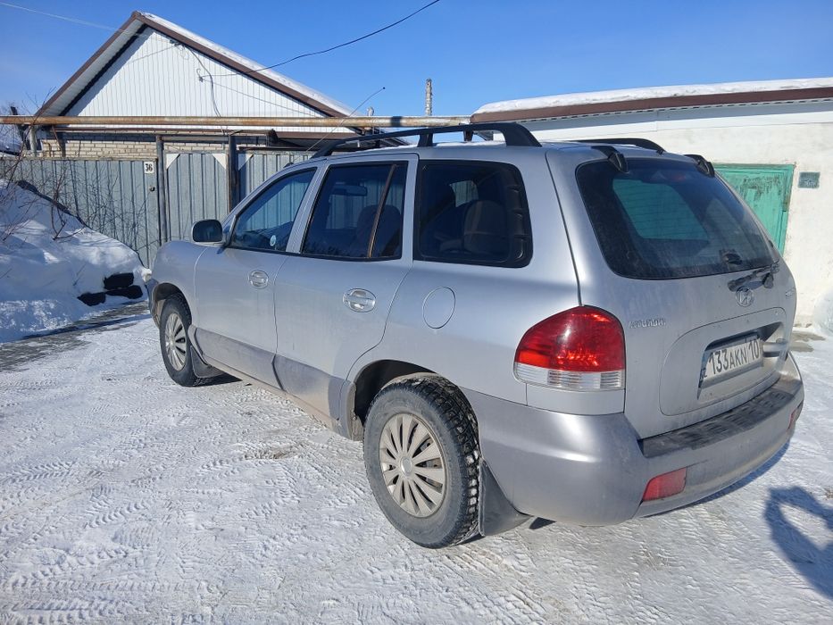 Хюндай санта фе.