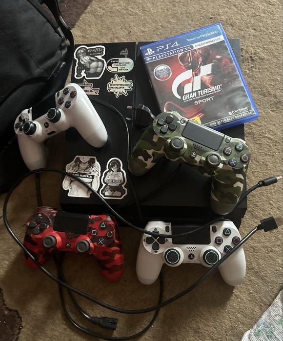 Продам PS4 прошитую