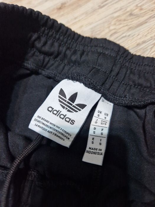 Pantaloni Adidas - super calitate