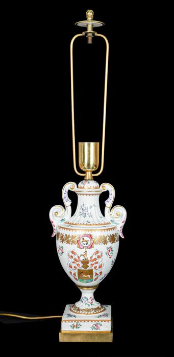 Порцеланова лампа от Porcelaine de Paris.