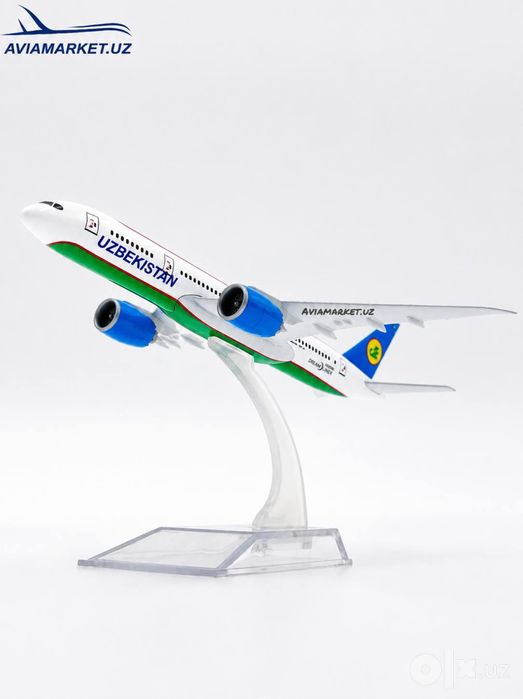 Самолет Boeing 787 Dream Liner Uzbekistan Airways ( отличный подарок)