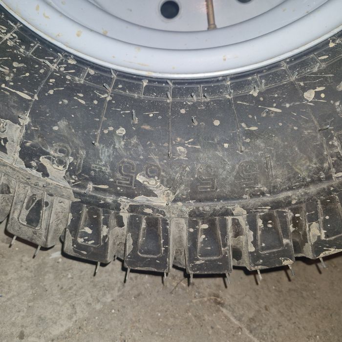 Доңғалақ сатылады. Продается колеса.