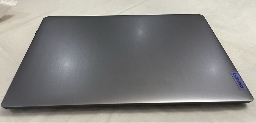 Noutbook LENOVO IDEAPAD 3 15ITL6 15.6" (82H800GRRK) обмен игравой кейс