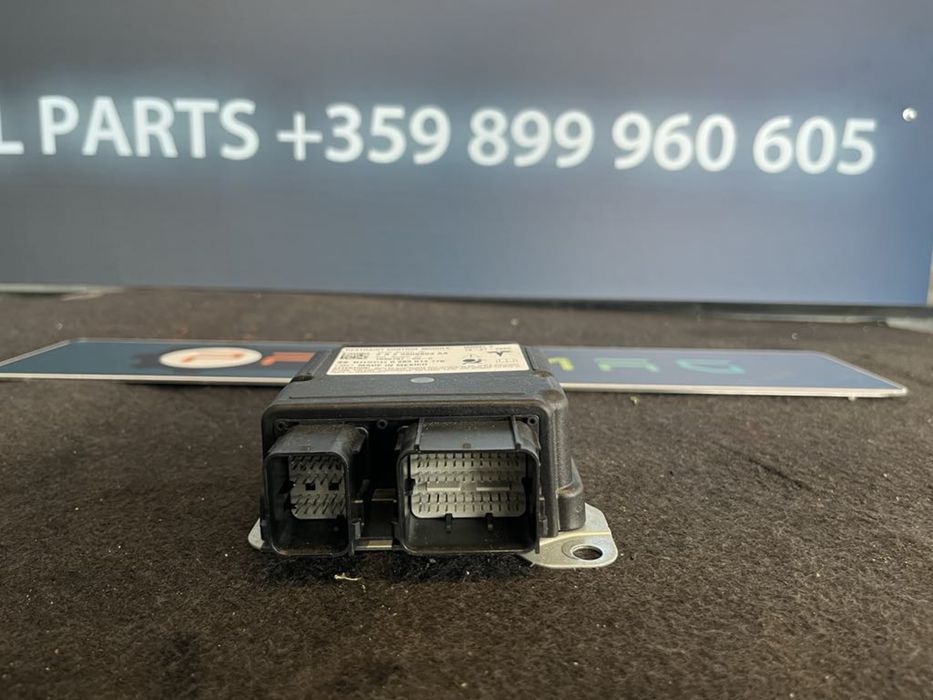 Айрбаг модул централа айрбег Tesla 1095757 C Airbag ECU Crash