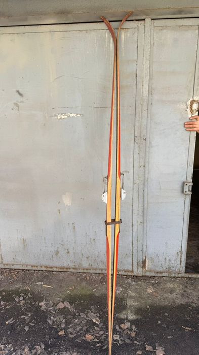 Лыжи деревянные винтаж