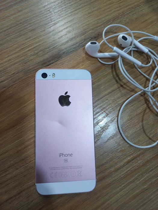 Iphone SE в отличном состоянии