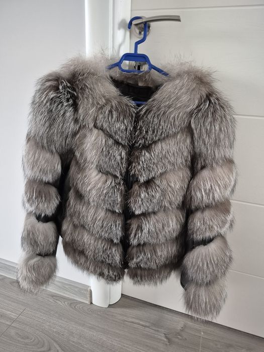 Haina de blana de vulpe argintie