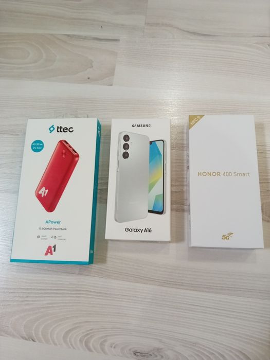 Смартфони Самсунг и Хонор + външна батерия
