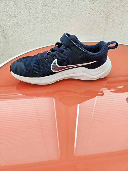 Детски маратонки Nike за момче номер 33. Много запазени.