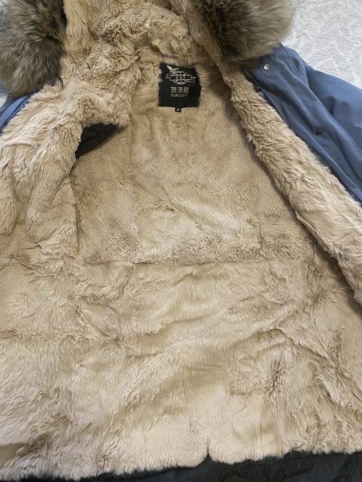 Продам парку женскую