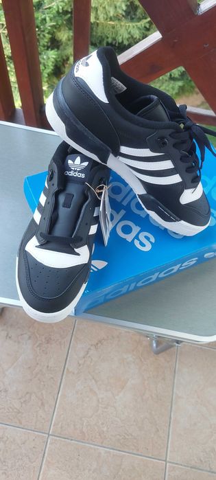 Adidas Rivalry Low намалена цена до края на месеца