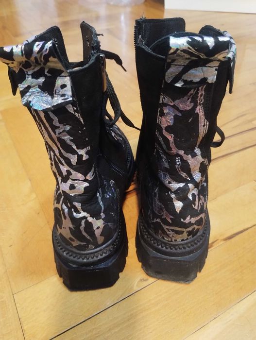 Кубинки ,цвят черен с хамелеон