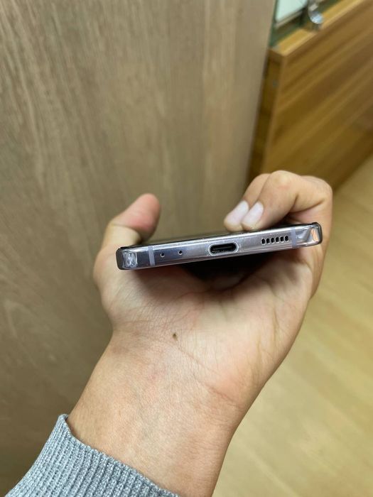 Samsung galaxy z flip 4 8/256gb holati yaxshi